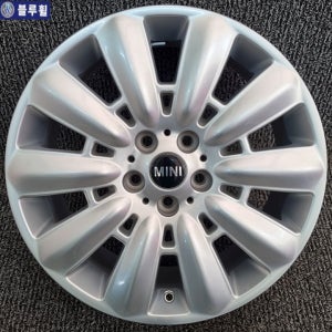 BMW 미니 컨트리맨 F60 18인치 실버 순정 휠 ( 낱개 판매 ) 품번 6856033