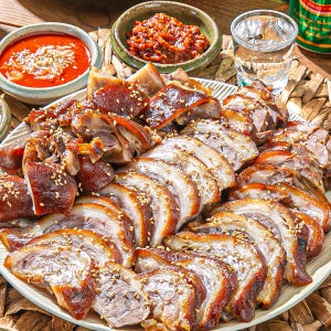 제철밥상 흑마늘 순살 통족발 900g 무뼈 앞다리 족발