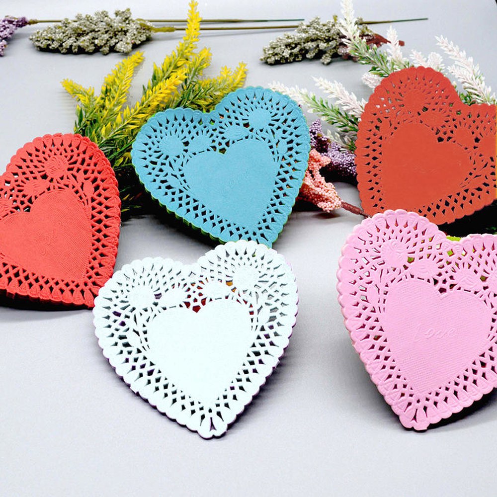 100pcs 베이킹 종이 발렌타인 데이 하트 모양의 플레이스 매트 생일 파티 웨딩 테이블 장식 Doilies 레이스 공예 커피 White 4 In