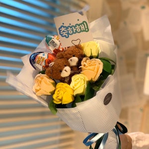 곰돌이 브라운킨더조이인형꽃다발 곰인형 비누꽃다발 재롱잔치 생일 학예회유치원 발표회 졸업식