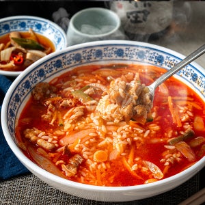 백년밥상 얼큰 우삼겹 짬뽕 국밥 밀키트 2인분 캠핑음식