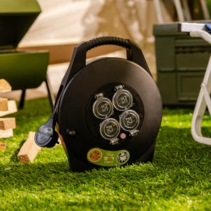 러그박스 캠핑릴선 10M 4구 슬림형 캡형 올블랙 리드선 전기 릴선