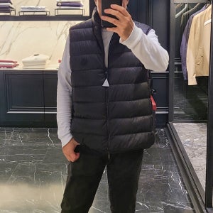 몽클레어 Besne 베스네 남성 패딩 조끼 다운 베스트 블랙
