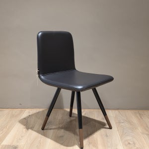 전시품 나뚜찌에디션스 슬란치오 블랙브라운 가죽 체어