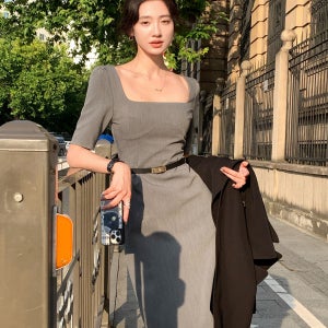 그레이 스퀘어 정장 미디 원피스