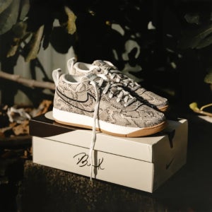 나이키 북1 EP 레더 파이썬 BOOK 1 농구화 HJ5353-100