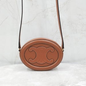 (새상품) 셀린느 퀴르 트리오페 오벌 펄스 숄더백 198603DXC