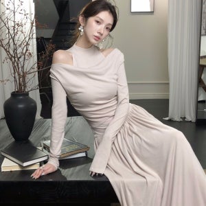 클래식 세미 터틀넥 오프숄더 롱 원피스