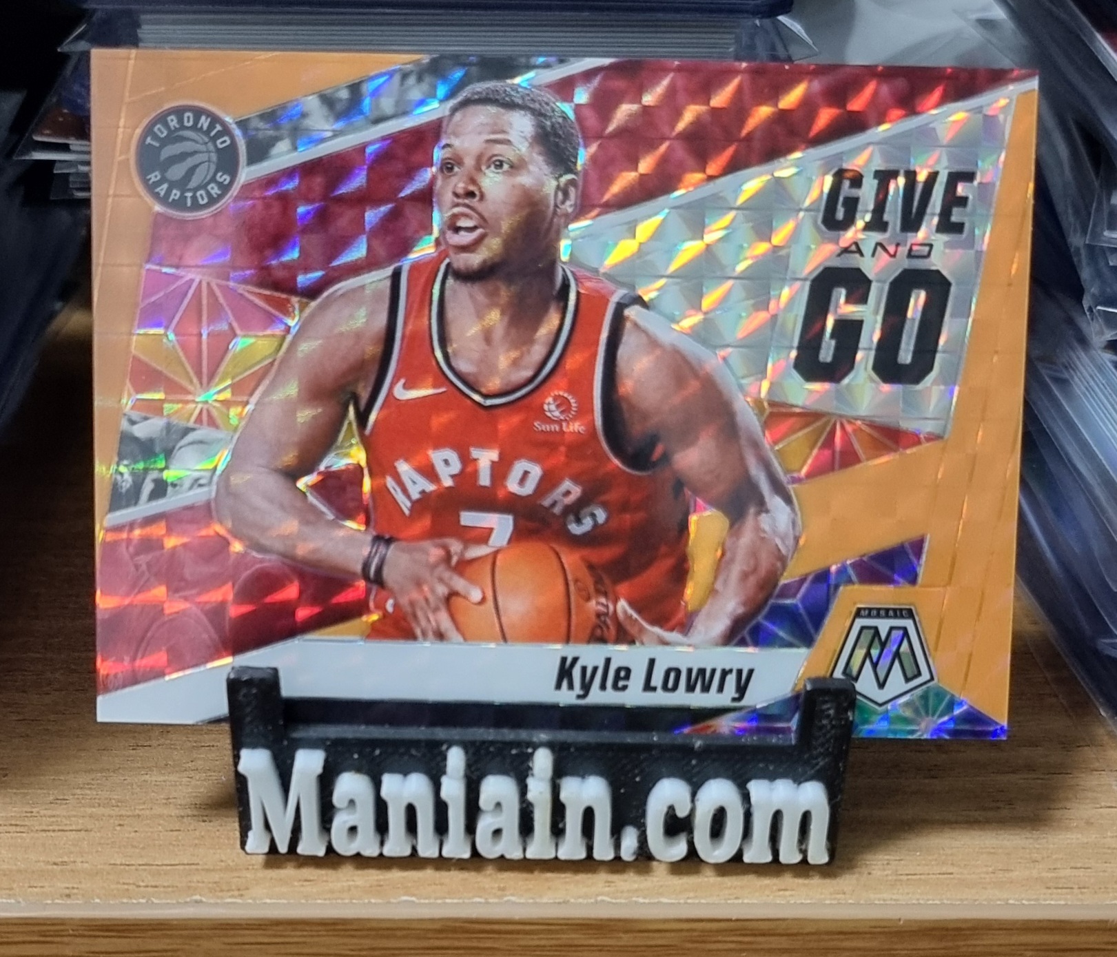 25한정판 카일 로우리 2019-20 Panini Mosaic Give and Go Orange Fluorescent Mosaic No-13 NBA카드