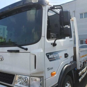 현대 5톤 메가트럭 20년식 카고 초장축 오토미션