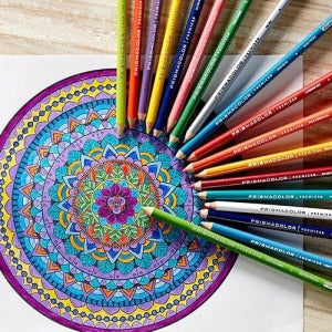 프리즈마 부드러운 질감 다양한 색상 고급 아트 드로잉 미술 용품 유성 색연필 낱색