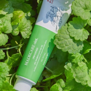 패인 흉터 연고 오래된 얼굴 피부 파인 상처 자국 착색 관리 제거 크림