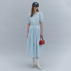 [그노노이] 프릴 버튼 맥시 원피스 스카이블루