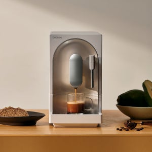 쿠쿠 전자동 스팀 커피머신 더크레마 라떼 화이트 CCM-CAESW2010LW