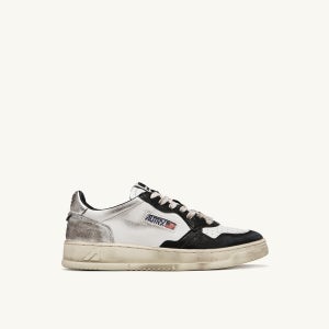 오트리 남성 MEDALIST 로우 슈퍼 빈티지 스니커즈 (화이트, 블랙 / 실버 가죽) AVLM-SV11