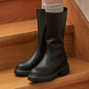 허시파피 여성 소가죽 청키 미들 부츠 - 3FR6004