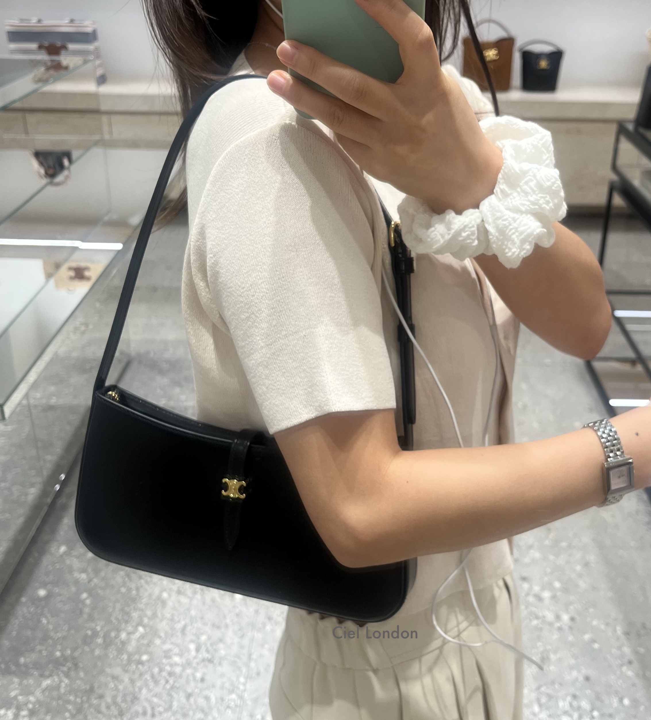 [관세면제] 셀린느 카프스킨 티나 숄더백 블랙 대표 이미지