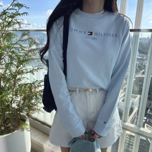 타미힐피거 여성 보이즈 로고 맨투맨 2컬러