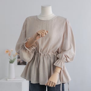 엘빈 차르르 실키 허리 스트링 플레어 퍼프 블라우스