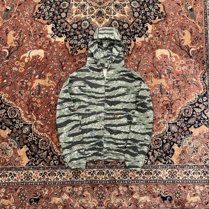 블랙아웃 후드 집업 Tiger hood zip