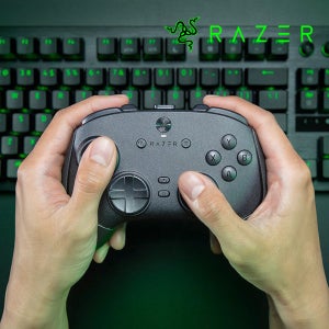 [국내정발] 레이저 울버린 V3 PRO 8K PC 무선 게임패드 블랙