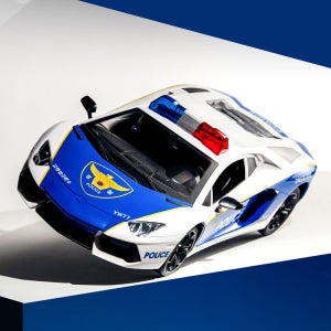 쉽게 조종하는 GT 폴리스 2.4GHz 도어오픈 사운드 라이팅 무선 RC카 경찰차 장난감