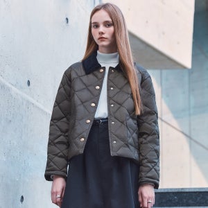 [클라비스]배색 카라 퀼팅 경량 자켓_CVJPF4T02M