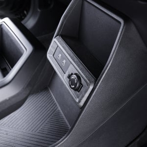 무쏘 EV 우드 몰딩 1열 USB 포트 커버 악세사리 용품