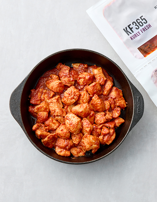 닭가슴살로 만든 닭갈비 제품 이미지