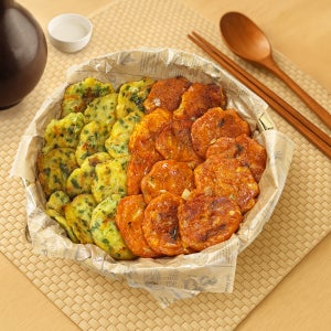 [반찬해결사] 인기전 2종 세트 300g 해물전 김치전 명절전 반찬 부침개 간편 한식 제사