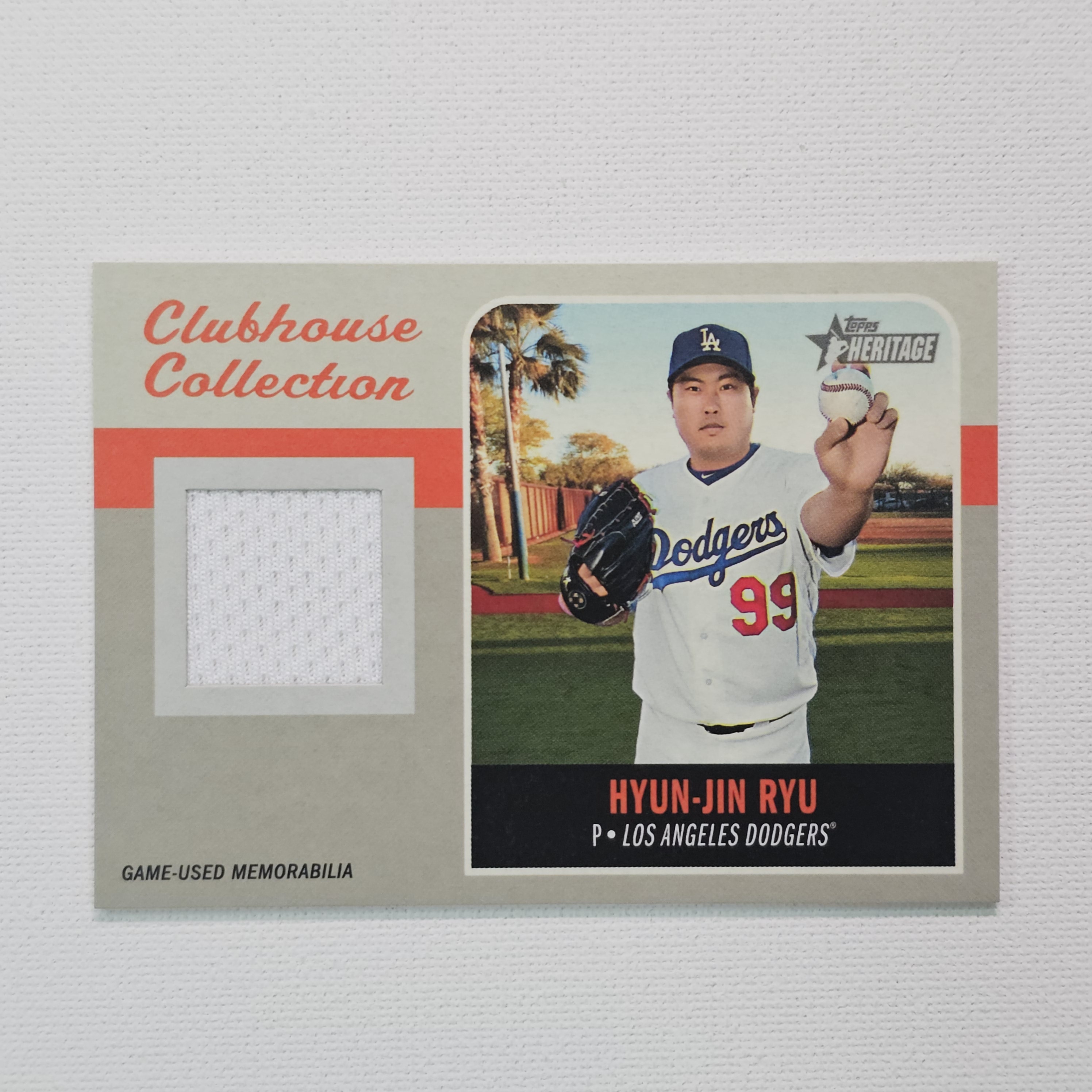 2019 Topps Heritage High Number Clubhouse Collection Relics Hyun-Jin Ryu 류현진 실착 렐릭 야구카드 / MLB-147