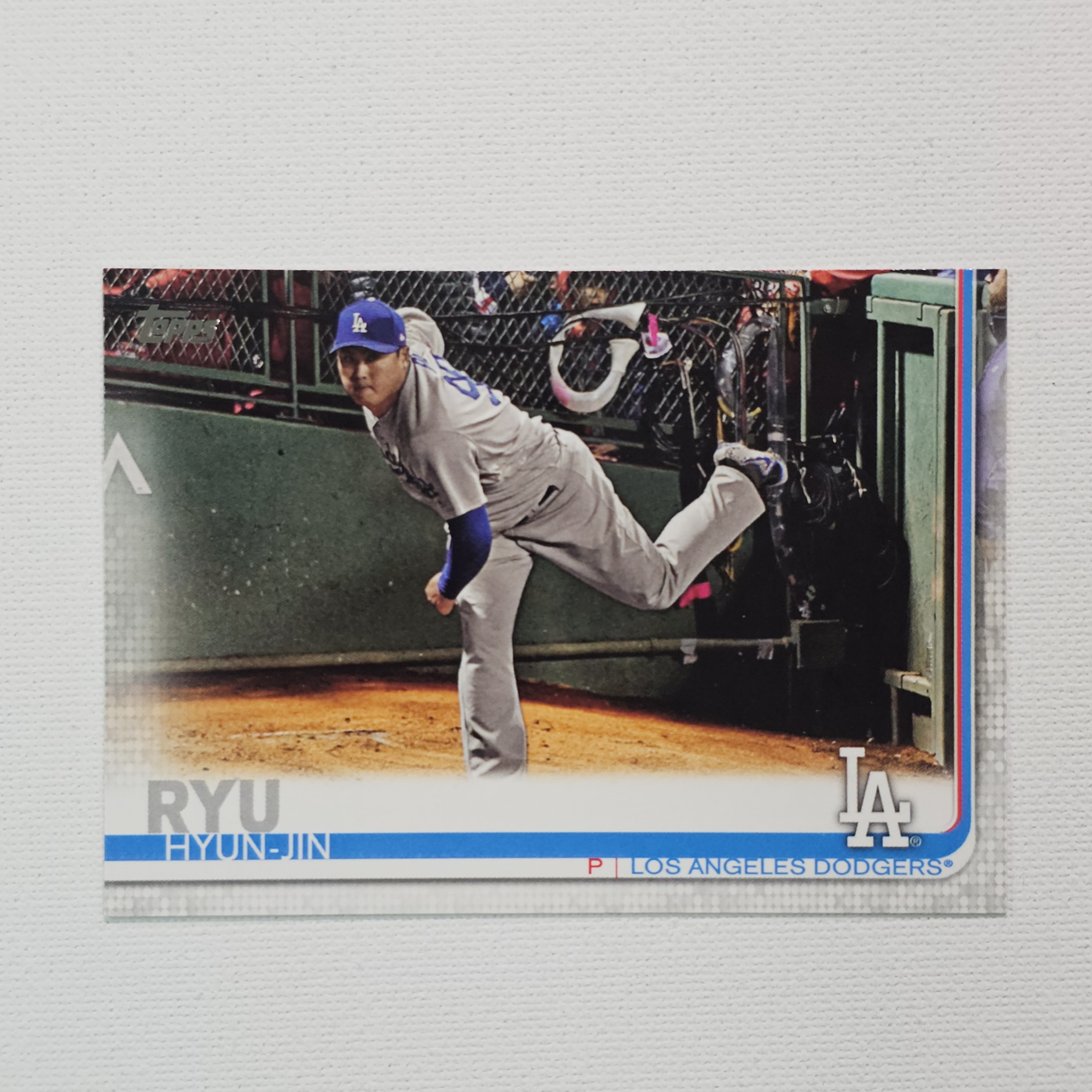 2019 Topps Image Variation SP (Horizontal Bullpen) Hyun-Jin Ryu 류현진 야구카드 / MLB-120