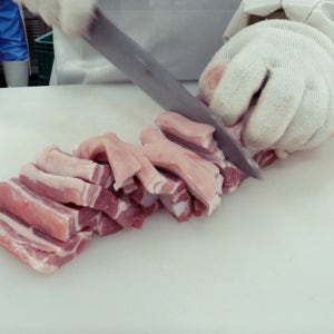 국내산 한돈 미추리제거 수제 손칼질 풍미박 냉장삼겹살 1Kg