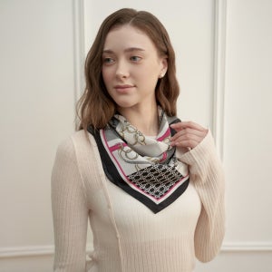 [엘르] 헤일리 실크 미니 정사각 쁘띠 스카프 SE541S319