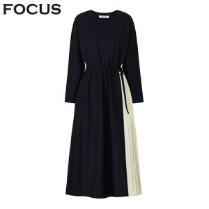[포커스] 플리츠 배색 롱 원피스_VF5F1OP3130