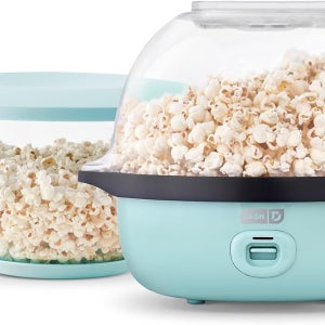 대쉬 서빙 그릇과 편리한 보관을 위한 큰 뚜껑이 있는 팝콘 메이커