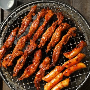 1.5 닭갈비 일점오 춘천닭갈비 국내산 닭목살 철판 숯불 구이 캠핑 300g, 4개