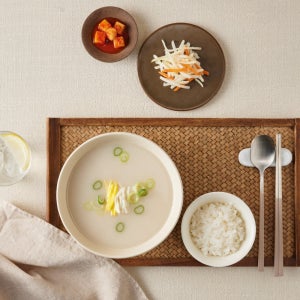한우 사골 곰탕 (500g/냉동) (고기없는 육수)