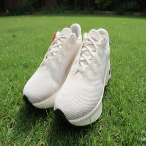 나이키 모티바 아이보리 여성 워킹화 HM0355-800