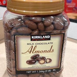 커클랜드 시그니춰 밀크 초콜릿 아몬드 초콜렛 초코볼 1.36kg