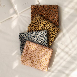 150cm 대폭 최고급 극세사 천원단 해피호피 4종