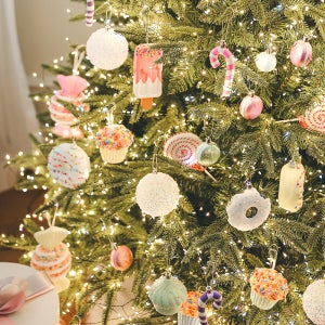 윈터스케치 크리스마스 트리 장식 대용량 마카롱 오너먼트 세트 레인보우캔디샵 70pcs