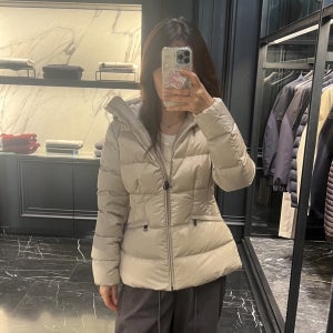 몽클레어 아보체 Avoce 여성 숏 다운 패딩 점퍼 베이지