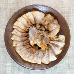 한방 삼겹 보쌈 슬라이스 300g 혼술 술안주 야식 캠핑 통삼겹보쌈