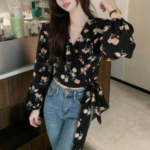 흰색 블라우스 화이트 크롭 여름 블랙 플라워 패턴 여자
