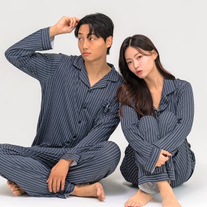 [2PACK] 커플 핀스트라이프 잠옷 카라 피치기모 긴팔 파자마 홈웨어 세트