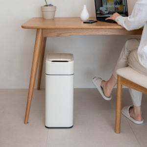 다룸 자동 센서 쓰레기통 날개형 20L, 화이트