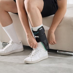 에어캐스트 에어스트럽 유니버스 발목 보호대 반깁스 팽창성부목 에어스트랩