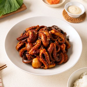 오월쭈꾸미 맛있게 매콤한 양념 쭈꾸미 볶음 캠핑 밀키트 500g