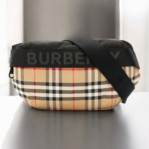 버버리 빈티지 체크 벨트백 8026557 힙색